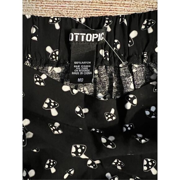 Hot Topic Black & White Mushroom Ruffle Skirt (Med) - Picture 5 of 9